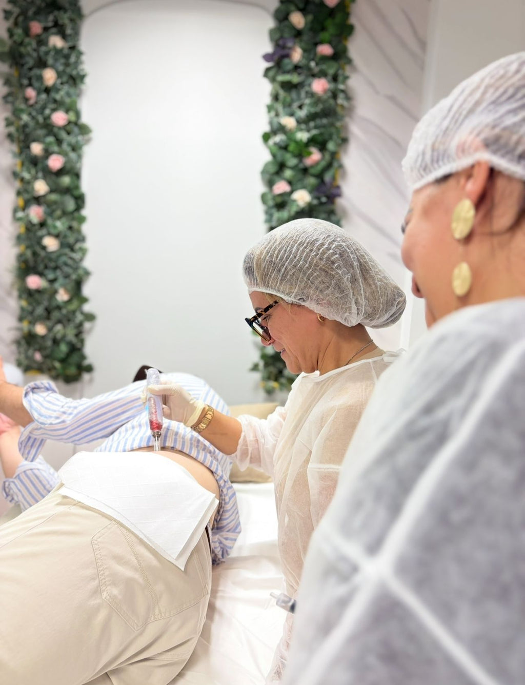 FORMAÇÃO PROFISSIONAL 3 EM 1: DERMAPEN, PEELING PDA, LIMPEZA FACIAL COMPLETA 2 DIAS